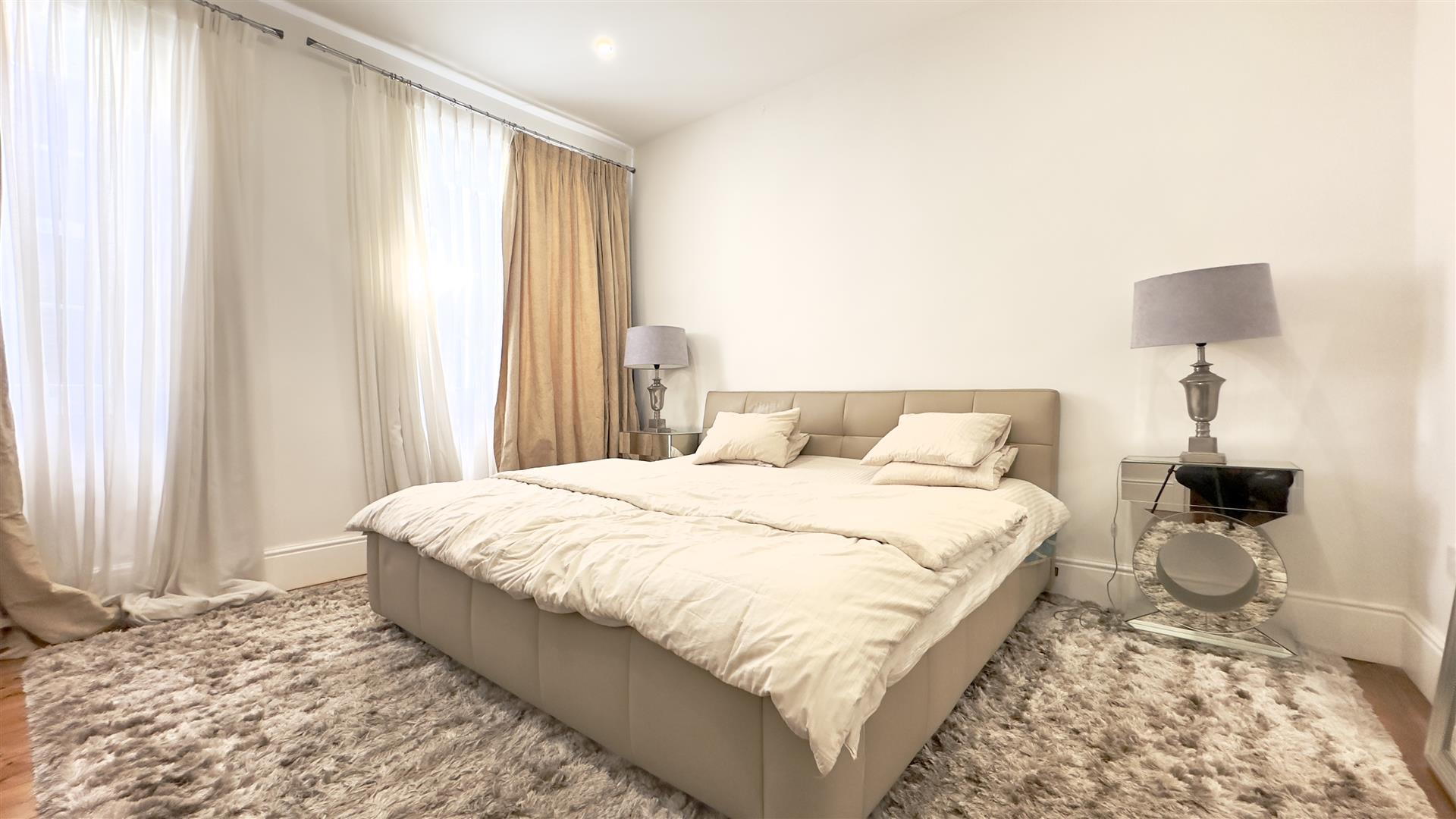 Image of House - 6 Bedrooms - 2 Bathrooms for Rental in Town Area-Gibraltar, Image 4